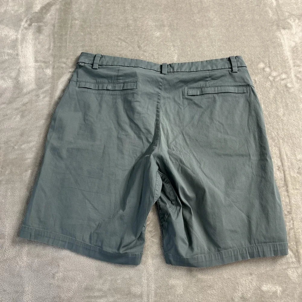 Lululemon Shorts Mens 34 Green Chino Lightweight Stretch Zip Pocket Casual